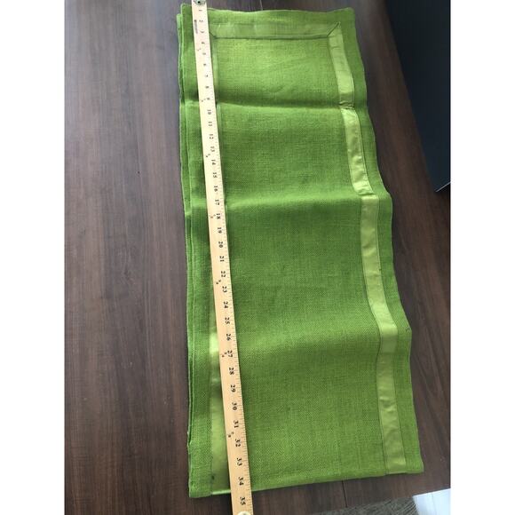 Set of 8 Holiday Table Placemats And Runner Burlap Look Satin Ribbon Christmas - Picture 6 of 9